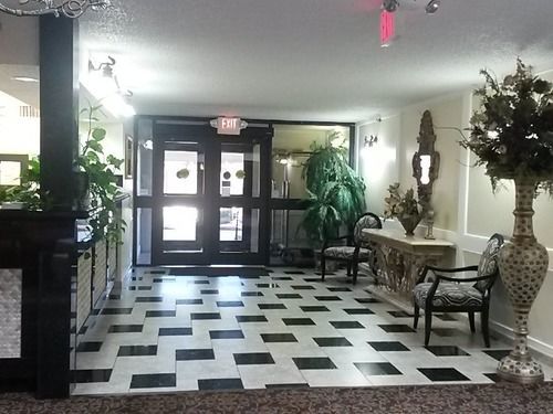 Hotel Governors Airport Area 3*