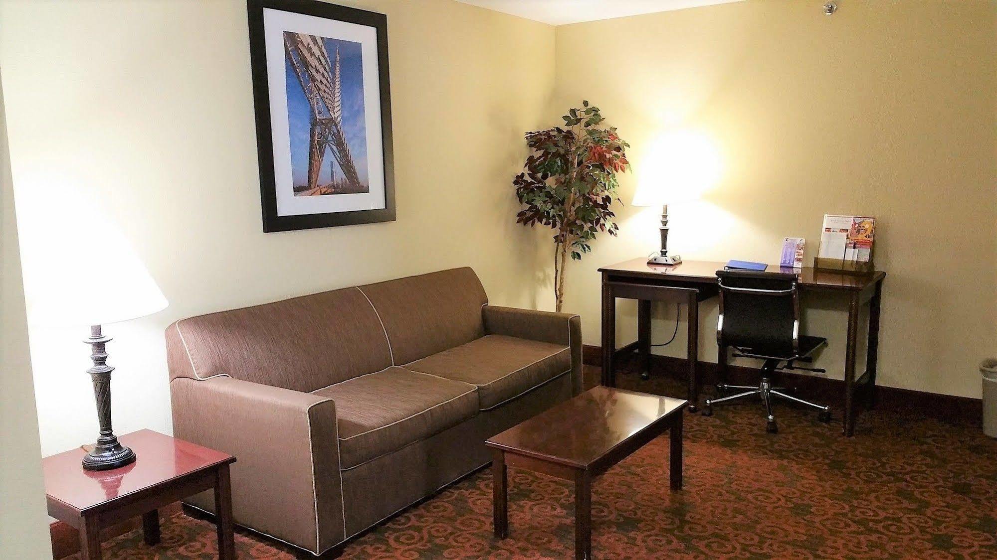 Governors Airport Area Hotel 3*