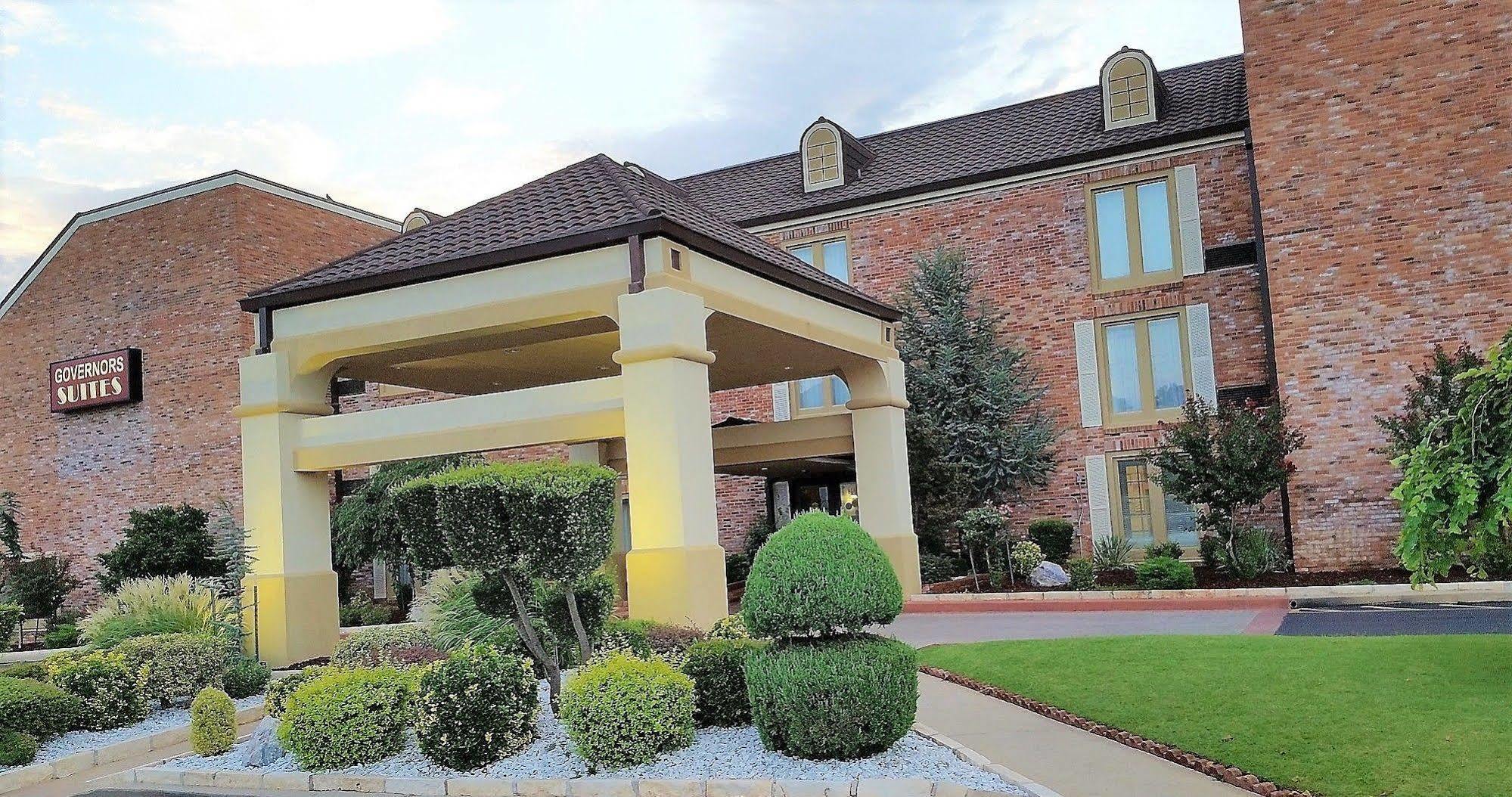 Governors Airport Area Hotel 3*
