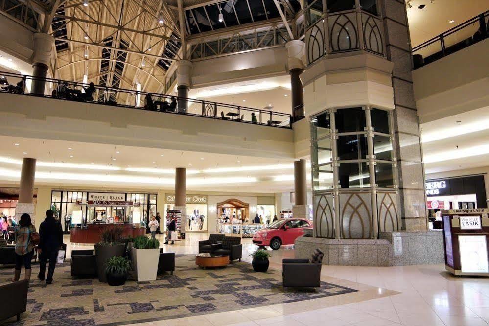 Hotel Governors Airport Area 3*